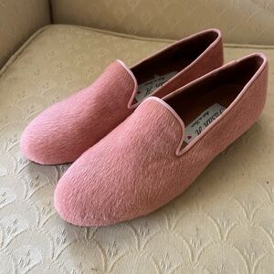 NWOT Pink pony skin (calf hair) loafers size 8. Susan H. Made in Spain.